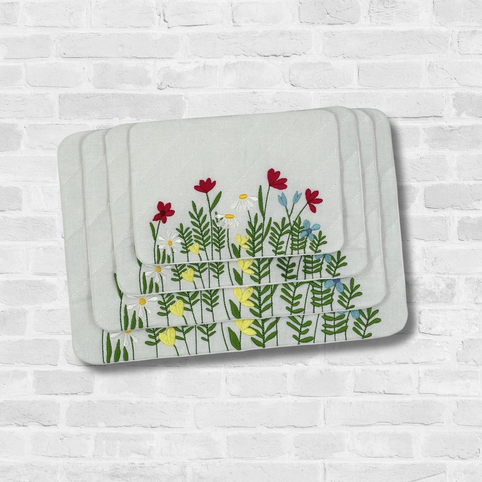Floral Sausage Pup WJ1306040CL Quilted Round Mat main image 0